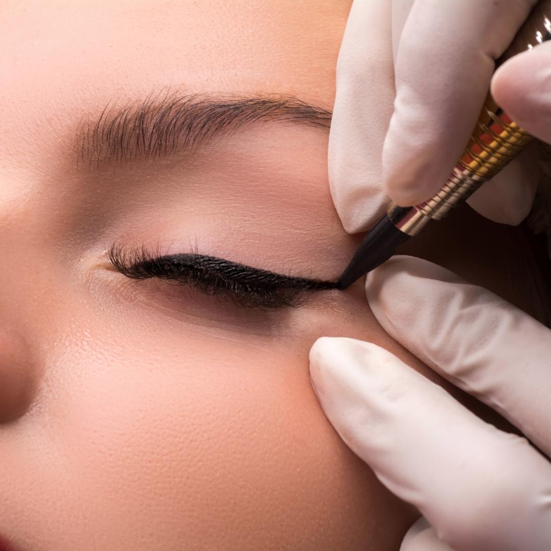 Appuiformation brevet pro esthetique estheticienne effectuant massage bien-etre illustration